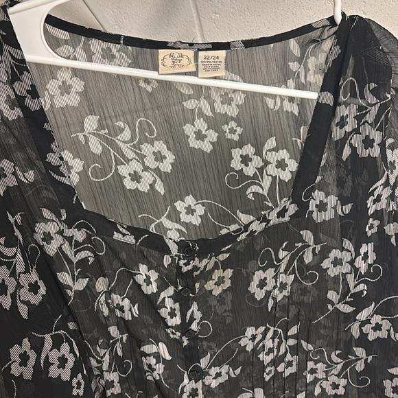 Black and White Sheer Floral Blouse - Picture 4 of 5